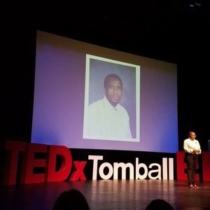 Meet your Posher, Cassandra